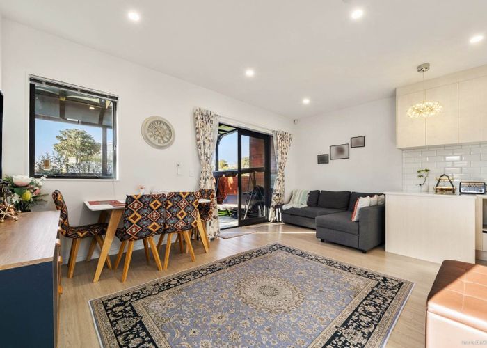  at 1/87 Astley Avenue, New Lynn, Waitakere City, Auckland