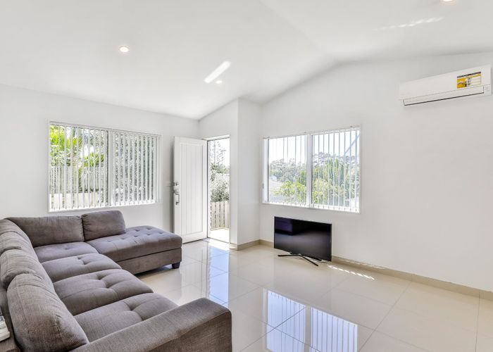 at 89A Vandeleuer Avenue, Birkdale, North Shore City, Auckland