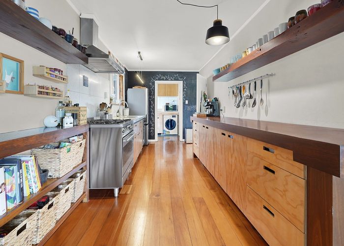  at 24 Casey Avenue, Fairfield, Hamilton