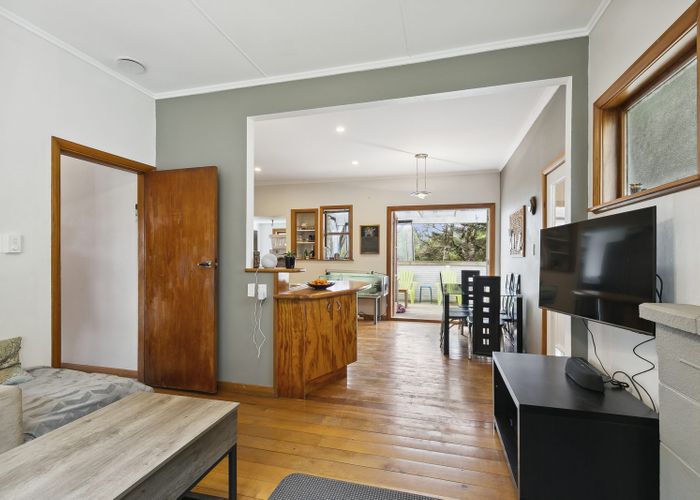  at 2 Kitchener Terrace, Johnsonville, Wellington