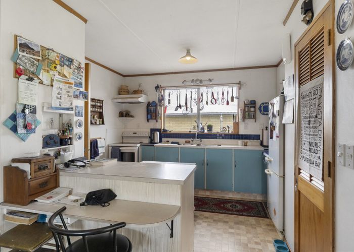  at 2 Colenso Place, Otaki Beach, Otaki