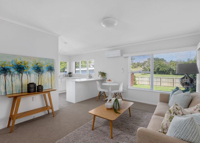  at 4/760 Beach Road, Browns Bay, North Shore City, Auckland
