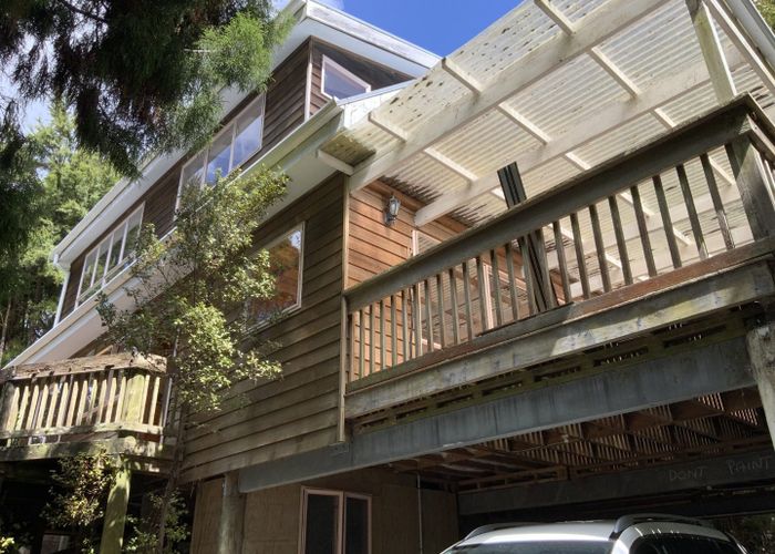  at 62 Mountain Road, Henderson Valley, Waitakere City, Auckland