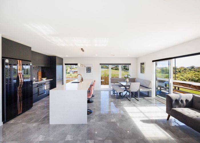  at 37 Vaucluse Heights, Fitzherbert, Palmerston North, Manawatu / Whanganui