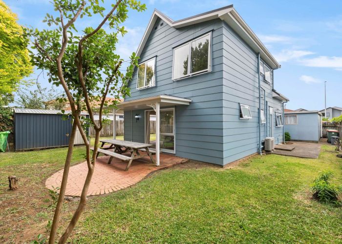  at 2/112 Kolmar Road, Papatoetoe, Auckland