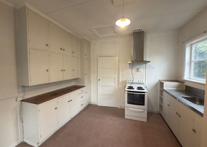  at 31 Dickson Crescent, Hornby, Christchurch City, Canterbury