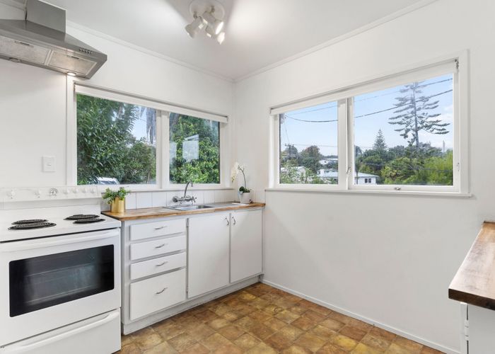  at 47A Peach Road, Glenfield, North Shore City, Auckland