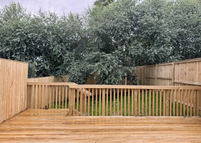  at 2/9 Rengarenga Rise, Fairview Heights, North Shore City, Auckland