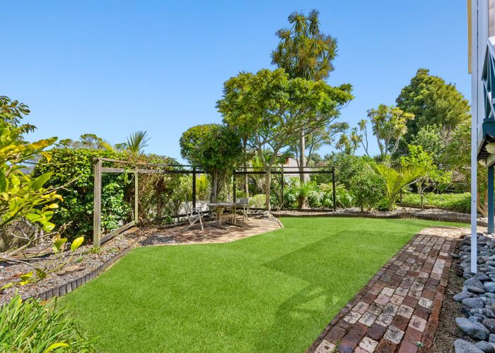  at 41 Montgomery Avenue, Rothesay Bay, Auckland