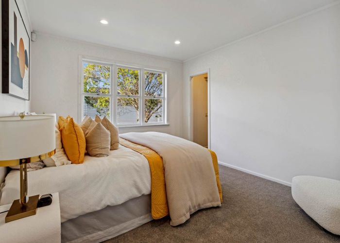  at 9 Merton Ave, Glenfield, North Shore City, Auckland
