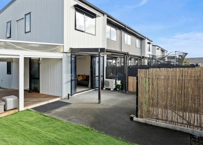  at 17 Ofanoa Lane, Mount Roskill, Auckland