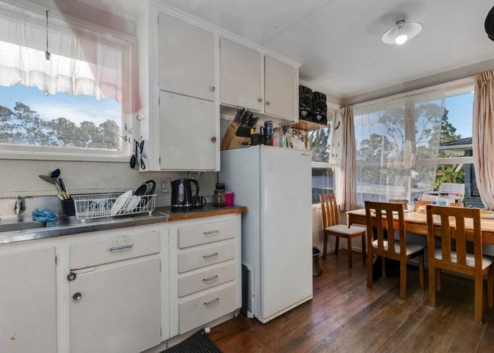  at 180 Tennessee Avenue, Mangere, Manukau City, Auckland
