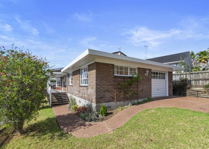  at 33 White Heron Drive, Massey, Waitakere City, Auckland