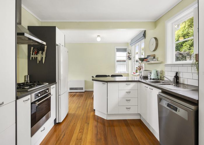  at 100 Ruskin Road, Newlands, Wellington