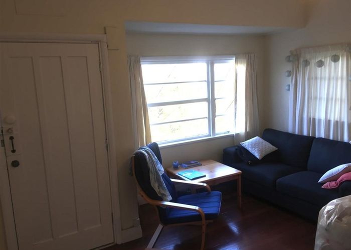  at 2/71 Garden Road, Northland, Wellington