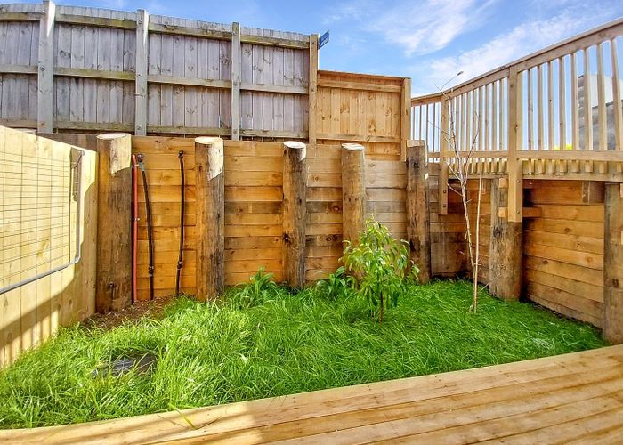  at Te Atatu South, Waitakere City, Auckland