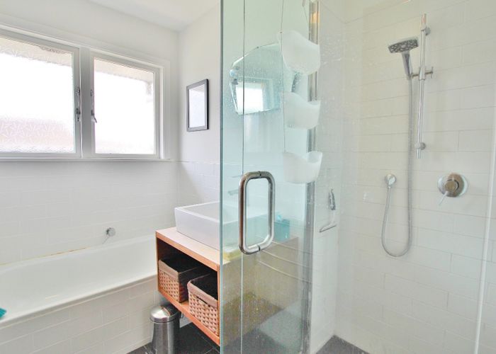  at 2/81 Rawhiti Road, Onehunga, Auckland