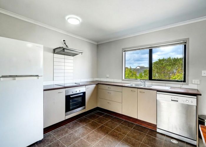  at 6/172 Mcleod Road, Te Atatu South, Waitakere City, Auckland