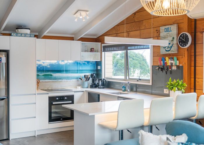  at 6 Winderton Way, Pauanui