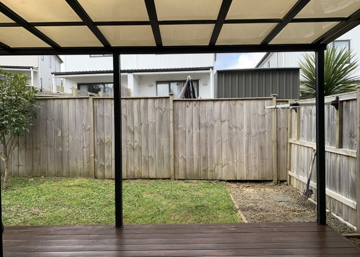  at 1/18 Kaimai Avenue, Massey, Waitakere City, Auckland