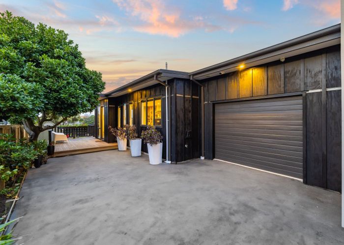  at 2/23 Main Road, Redcliffs, Christchurch
