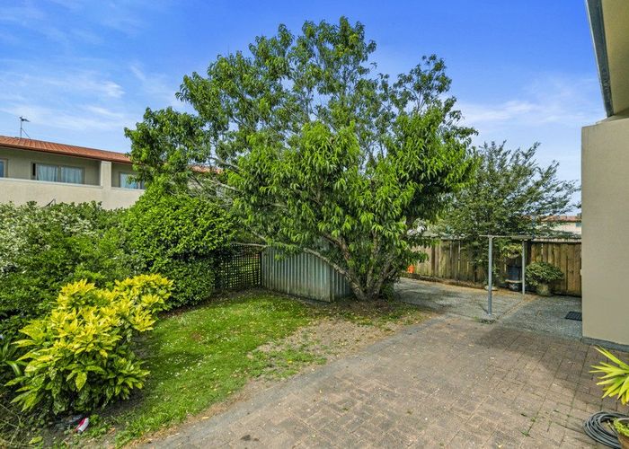  at 8 Duxfield Drive, Ranui, Auckland