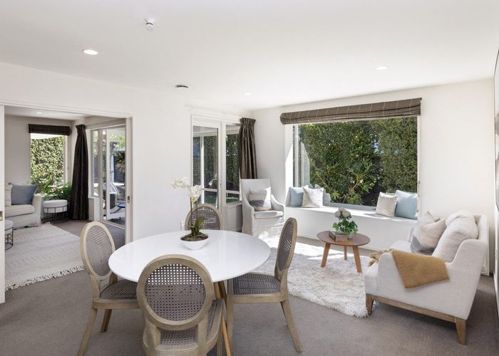  at 2/37 Avonhead Road, Avonhead, Christchurch City, Canterbury