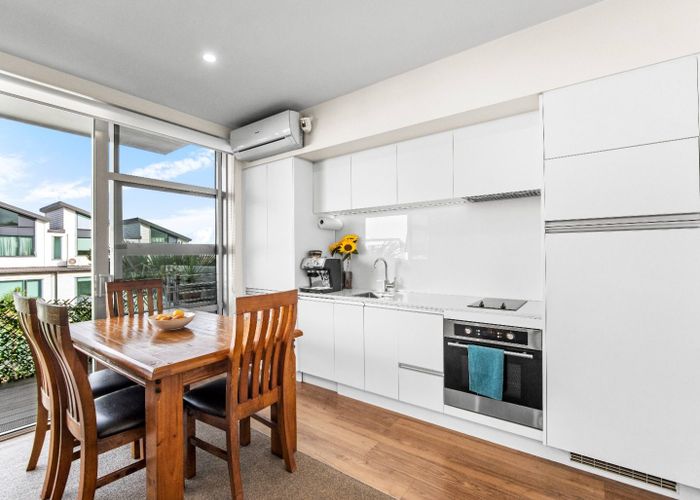  at 371 Murphys Road, Flat Bush, Manukau City, Auckland