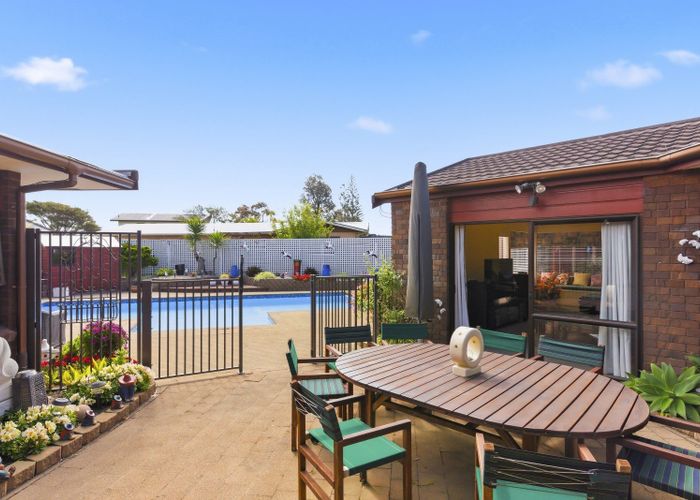  at 11 Oakwood Grove, Paraparaumu Beach, Kapiti Coast, Wellington