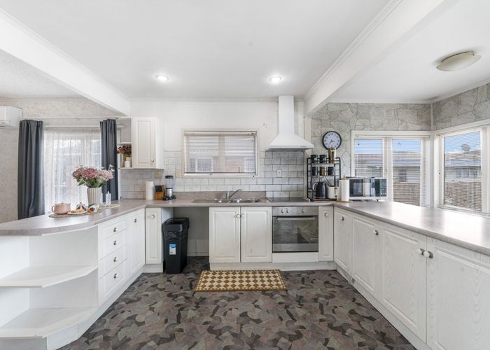  at 28 Atkinson Avenue, Papatoetoe, Manukau City, Auckland