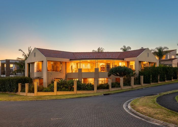  at 15 St Jerome Avenue, Te Atatu Peninsula, Waitakere City, Auckland