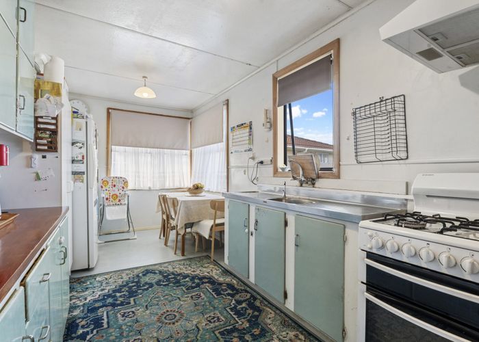  at 102 Chingford Close, Mangere, Auckland