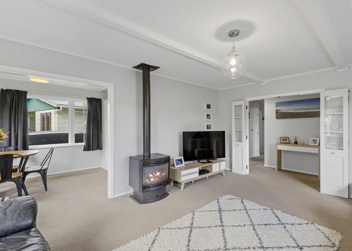  at 9 Bonnie Glen Crescent, Ebdentown, Upper Hutt