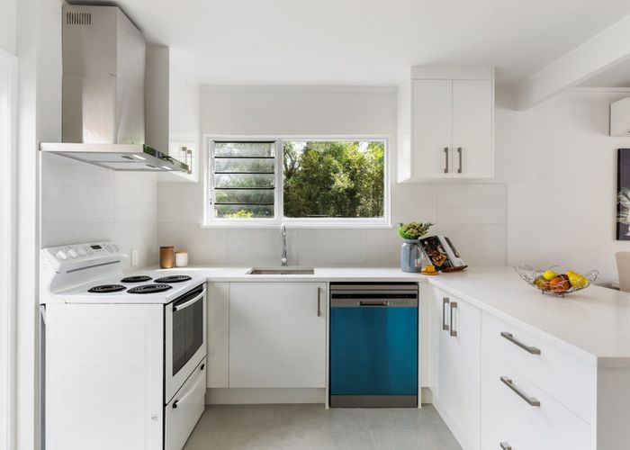  at 2/13 Uppingham Crescent, Hillcrest, Auckland