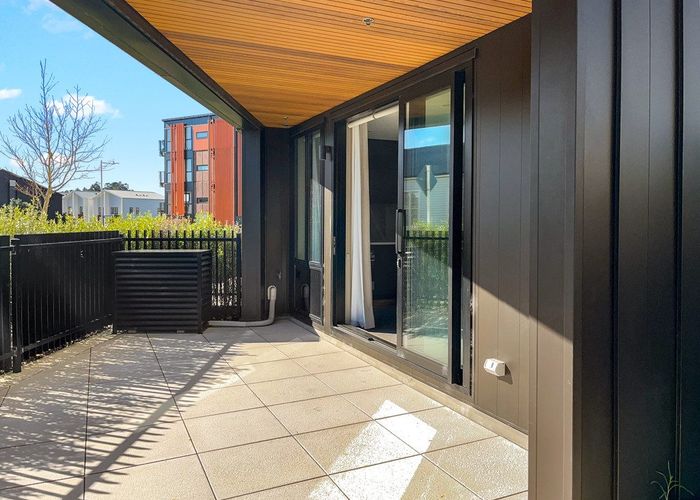  at 104/2 Launch road, Hobsonville, Waitakere City, Auckland