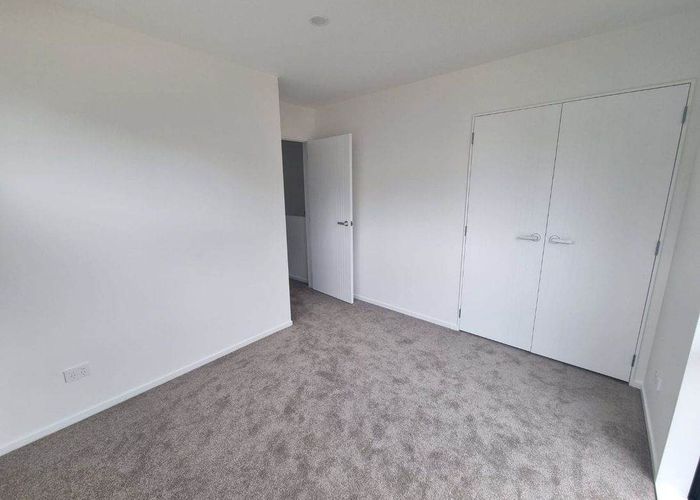  at 6/233 Great North Road, Henderson, Waitakere City, Auckland