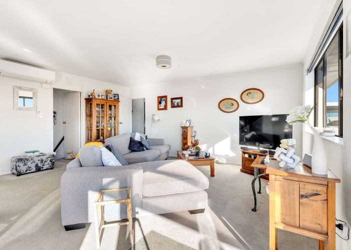  at 2/502 Devon Street East, Strandon, New Plymouth, Taranaki