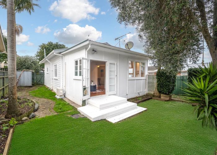  at 14 Huapai Street, Onehunga, Auckland City, Auckland