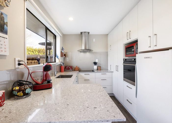  at 2/81 Lancewood Drive, Halswell, Christchurch