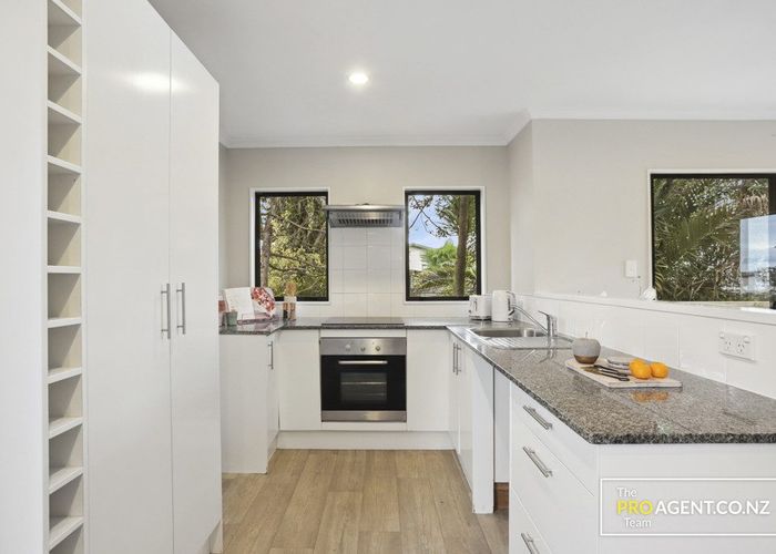  at 6A Aldern Road, Massey, Waitakere City, Auckland