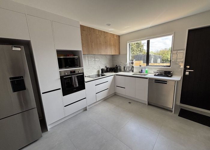  at 2/19 Alverston St, Waterview, Auckland City, Auckland