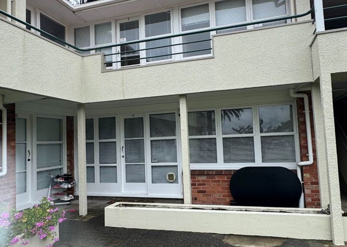  at 22O Aratonga Avenue, Greenlane, Auckland City, Auckland