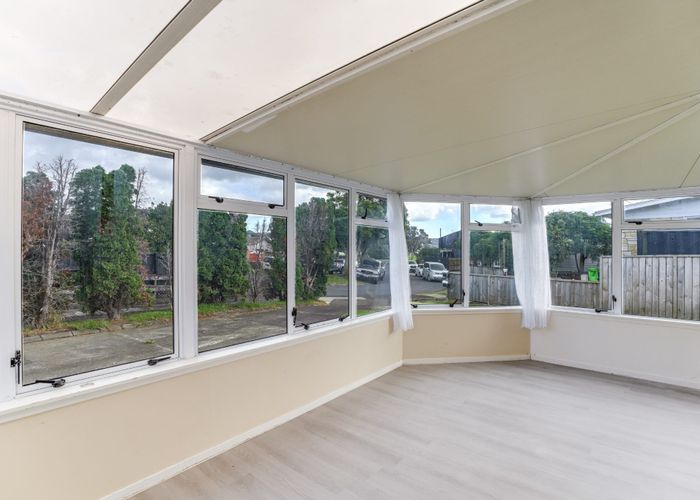  at 10 Sealand Place, Mangere Bridge, Auckland