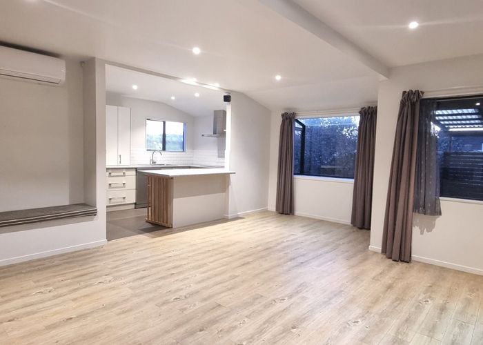  at 2/24 Lancaster Road, Beach Haven, North Shore City, Auckland