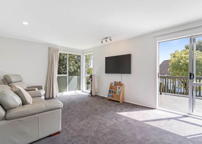  at 13 Tree View Avenue, Glenfield, Auckland