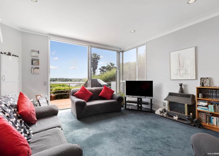  at 2/248 Hurstmere Road, Takapuna, Auckland