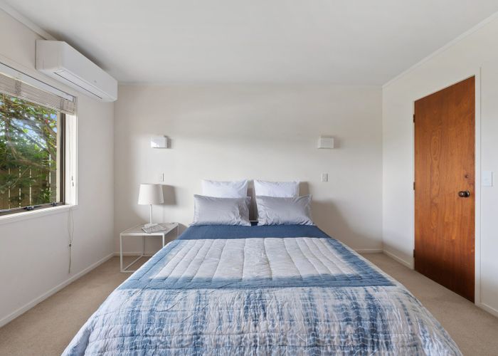  at 3/3 Peter Terrace, Castor Bay, Auckland