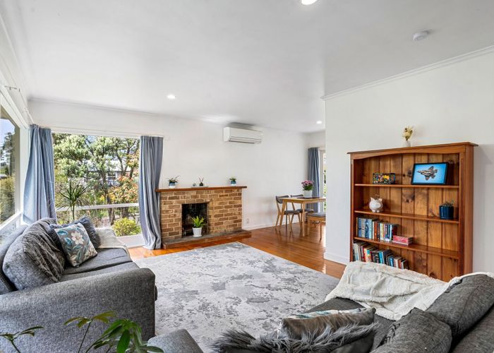 at 15 Levesque Street, Birkdale, Auckland