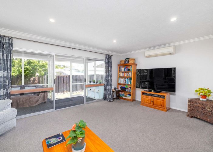  at 2/272 Centaurus Road, Hillsborough, Christchurch