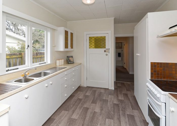  at 52 Alfred Street, Fairfield, Hamilton